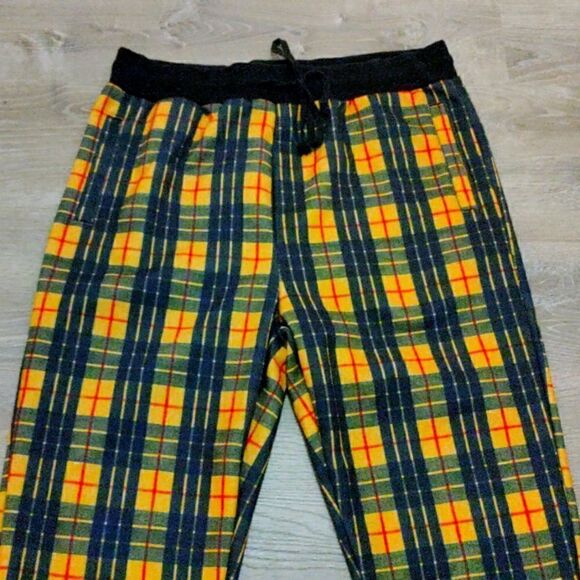 Plaid Fashion Nova Sweatpants - Picture 2 of 9